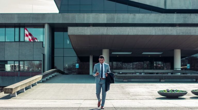 How Much Do Personal Injury Lawyers Make Per Case